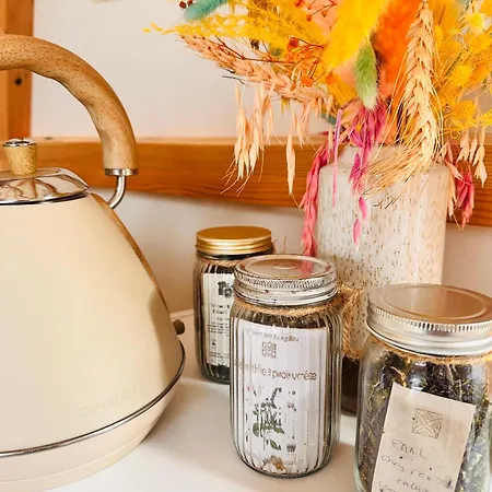 La Bulle D'ostara * Saint-Georges-Montcocq