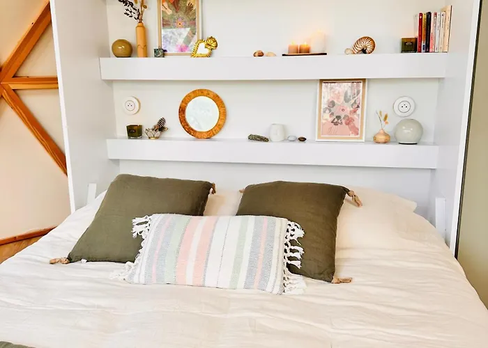 La Bulle D'ostara * Saint-Georges-Montcocq